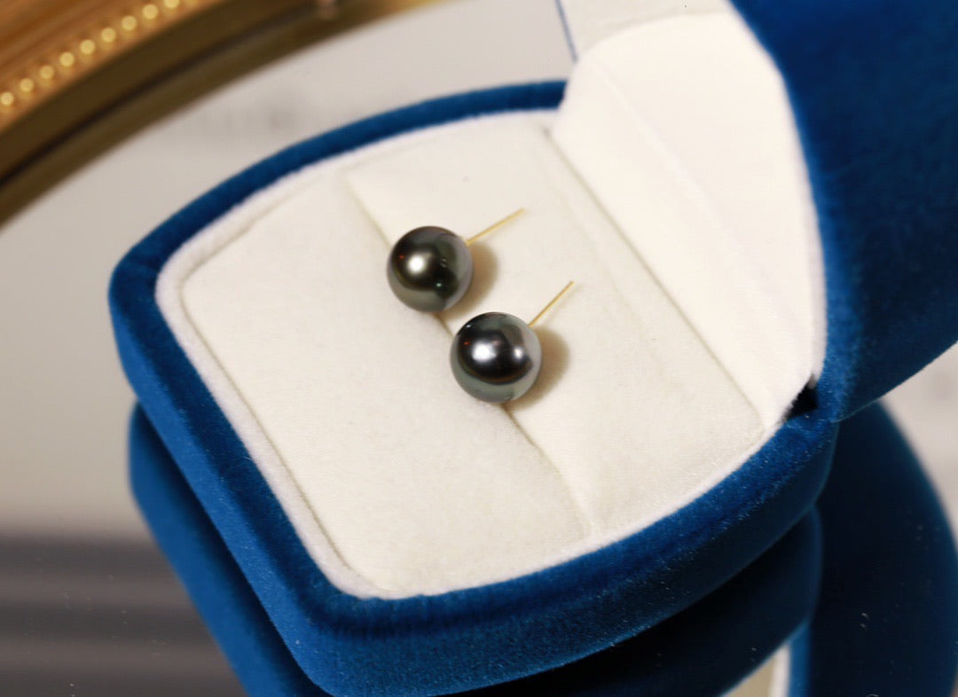 Classic Black Pearl Earrings